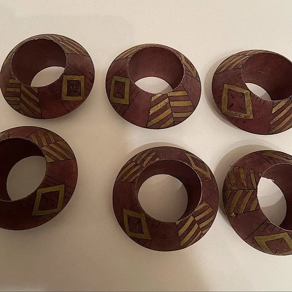 Artisan Hand-painted Lot of 6 Dark Brown Wood Napkin Ring Holders - Picture 3 of 3